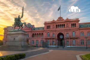 Actualización de ARCA sobre facturación electrónica en Argentina con cambios CAEA y nuevas validaciones para 2026.
